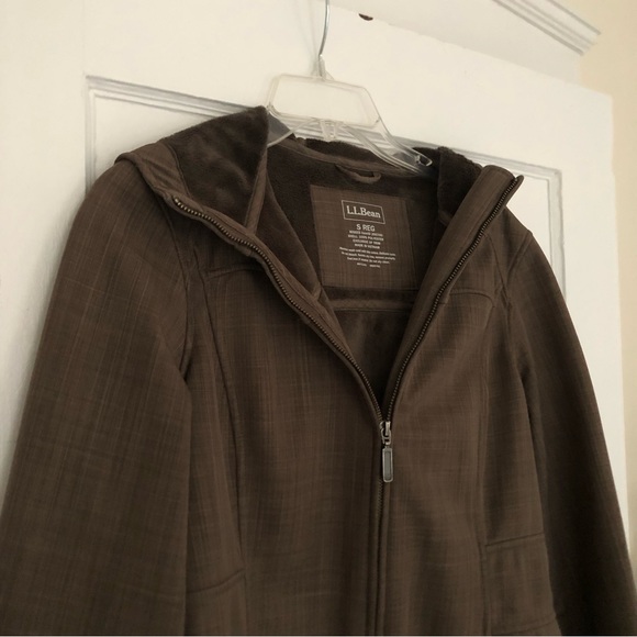 L.L. Bean Water Resistant Fleece Lined Shell - Picture 2 of 6